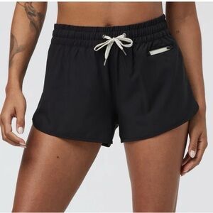 Vuori Black Clementine 2.0 Shorts - 4”